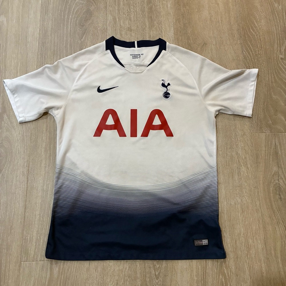 SOCCER LOVERS! Tottenham Hotspur Nike Soccer Jersey AIA Spurs White Navy